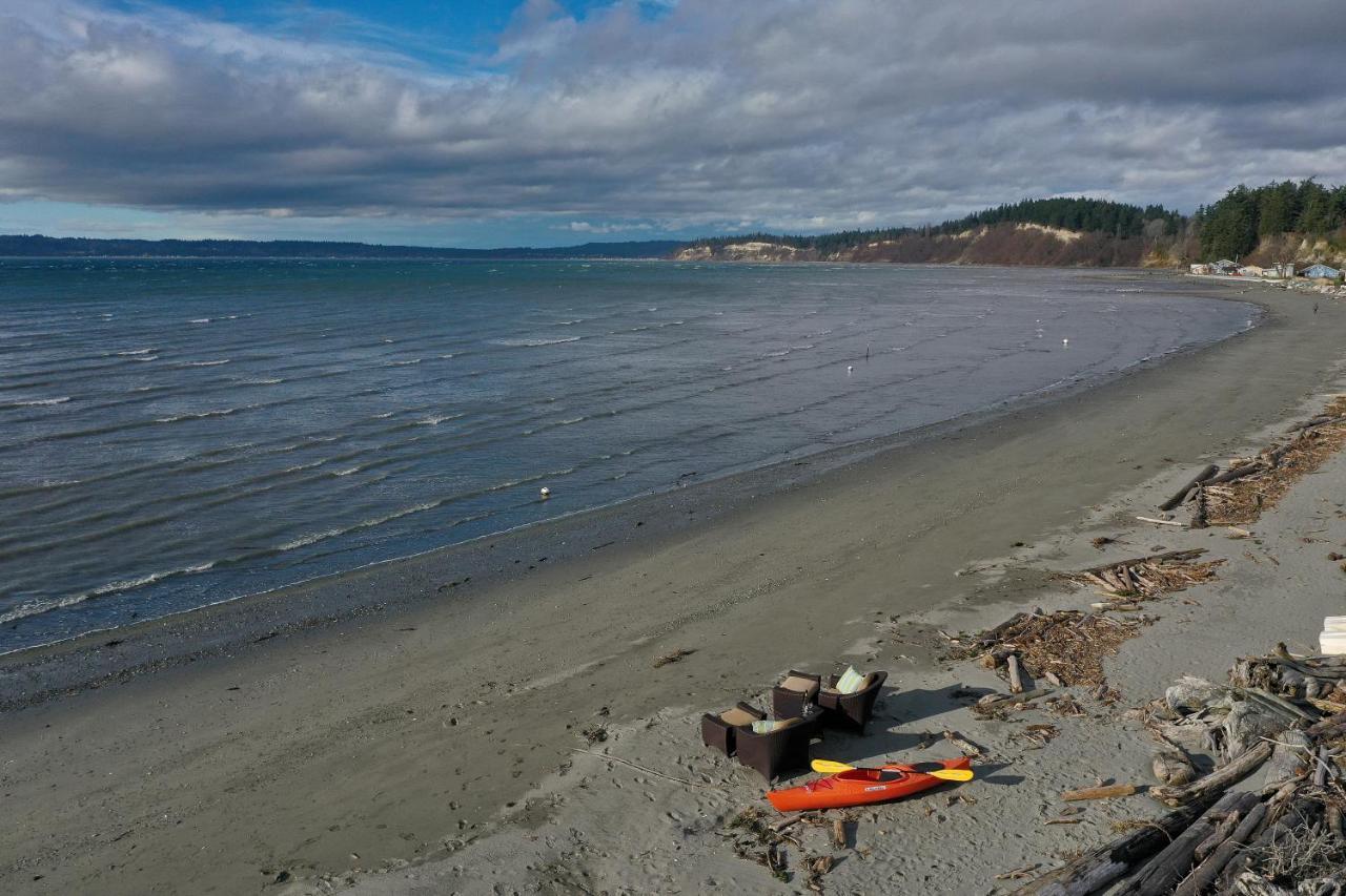 Maxwelton Beach Sunsets! Kayaks & Paddleboards! 1 Min Walk To The Water! Clinton Eksteriør billede